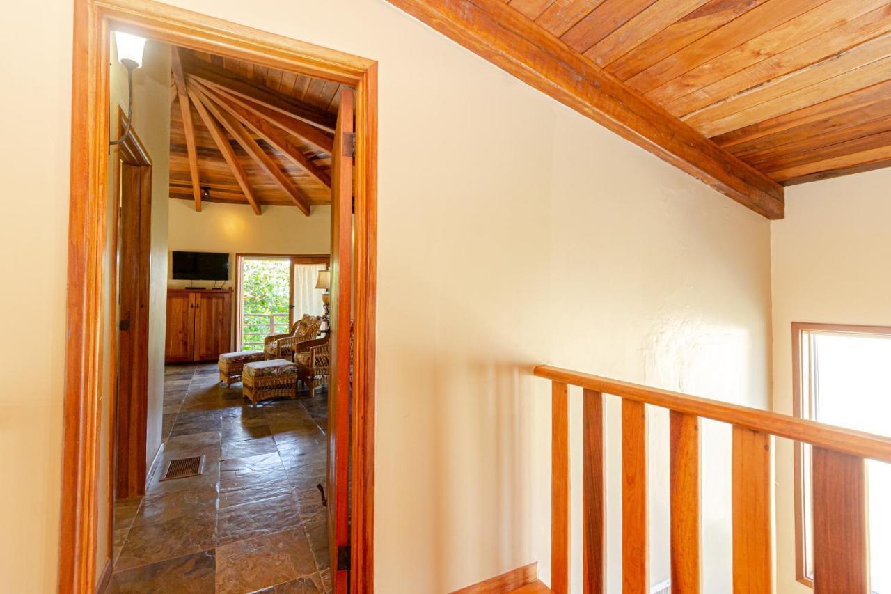 Solaria Villa