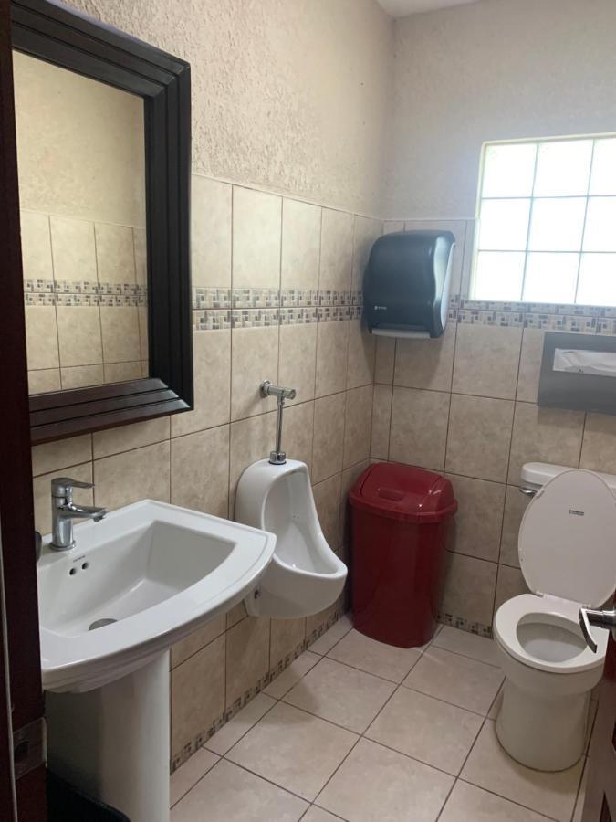 Hotel One South Place 3*