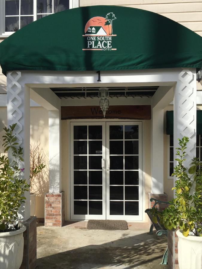 One South Place 3* Belize City