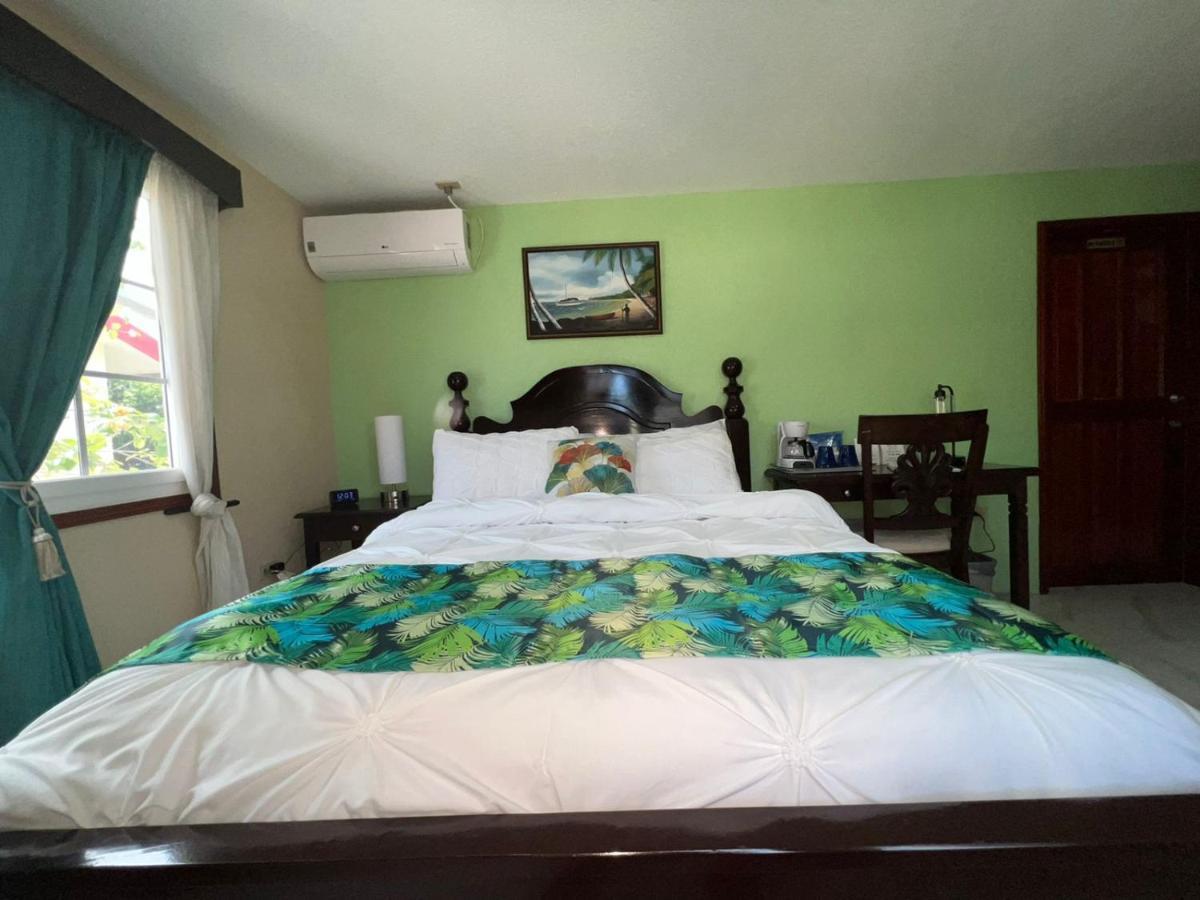 One South Place 3* Belize City