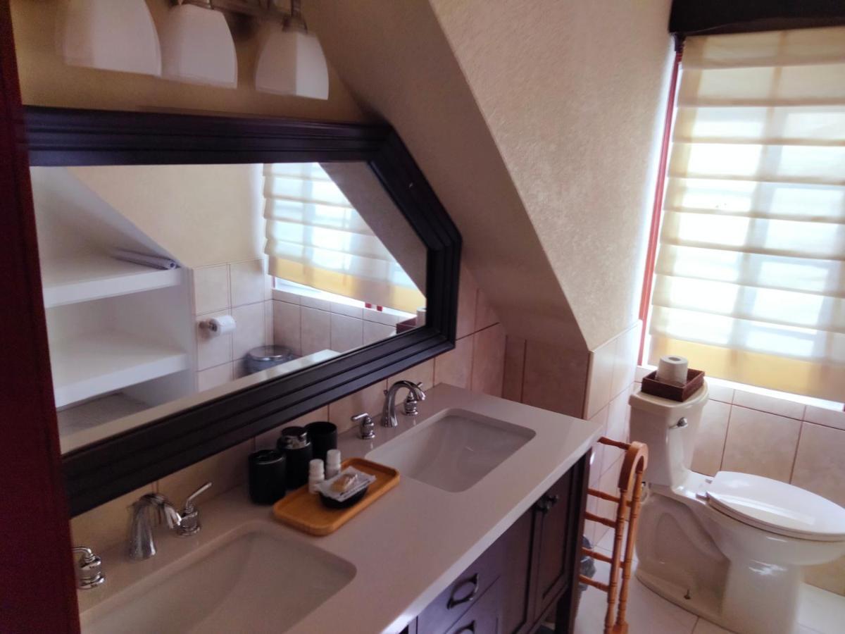 One South Place 3* Belize City