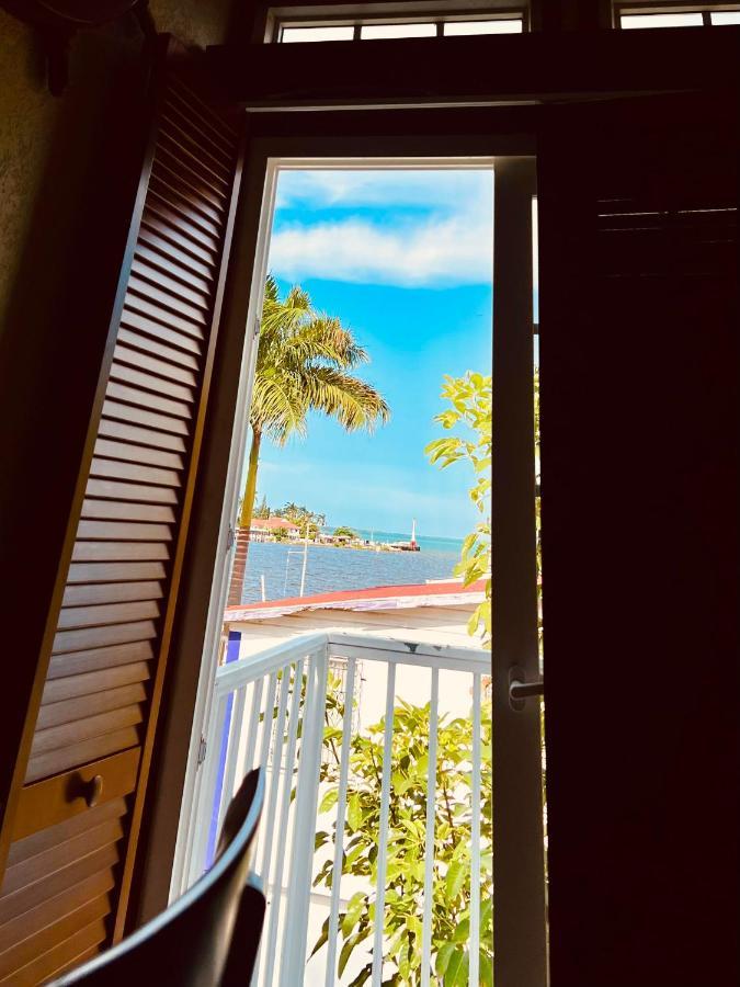 One South Place 3* Belize City