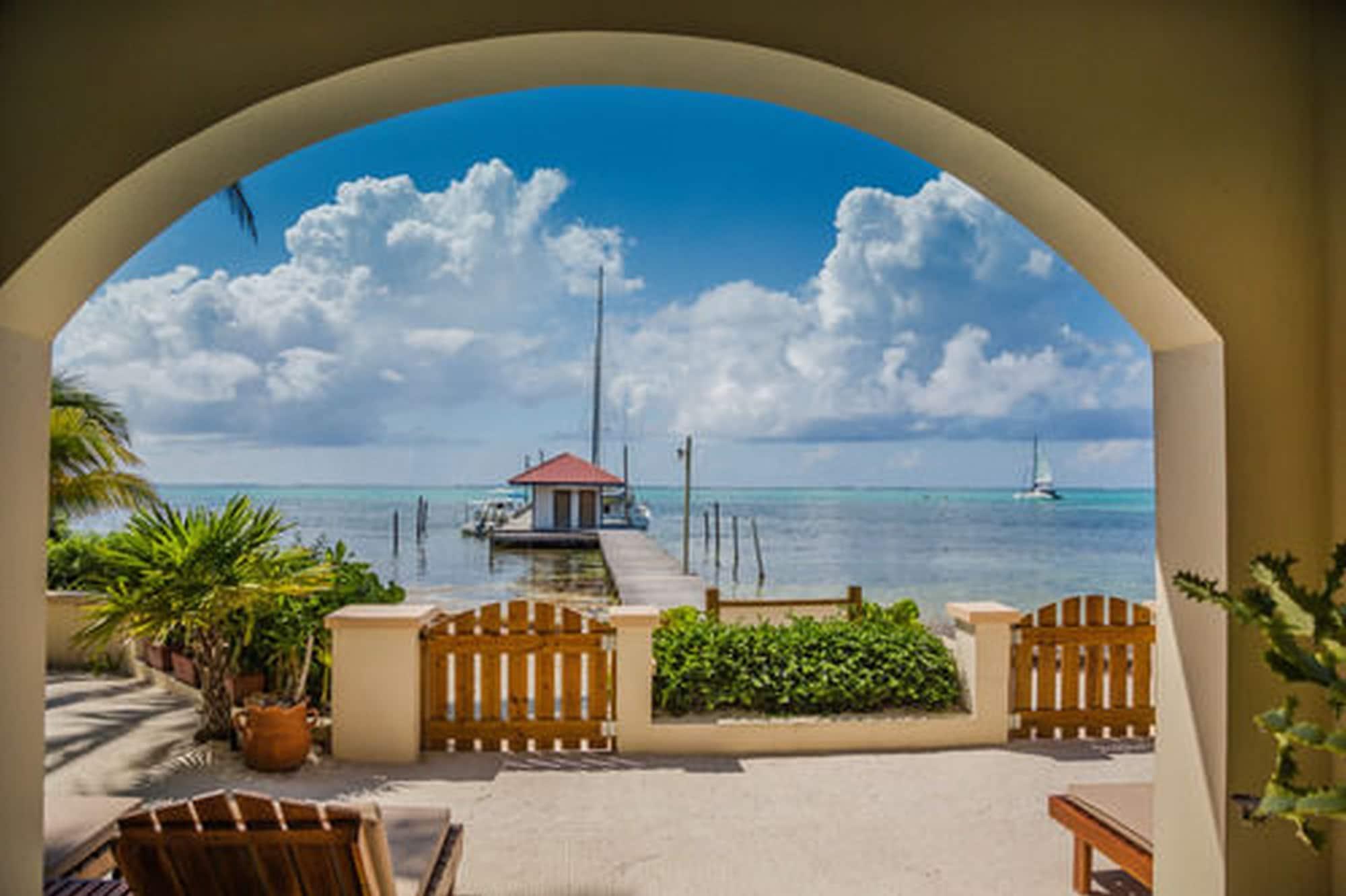 Aparthotel The Palms Oceanfront 3*