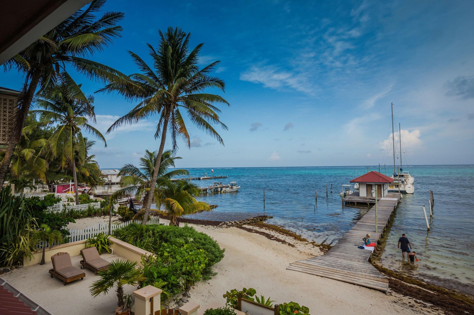 Aparthotel The Palms Oceanfront 3*