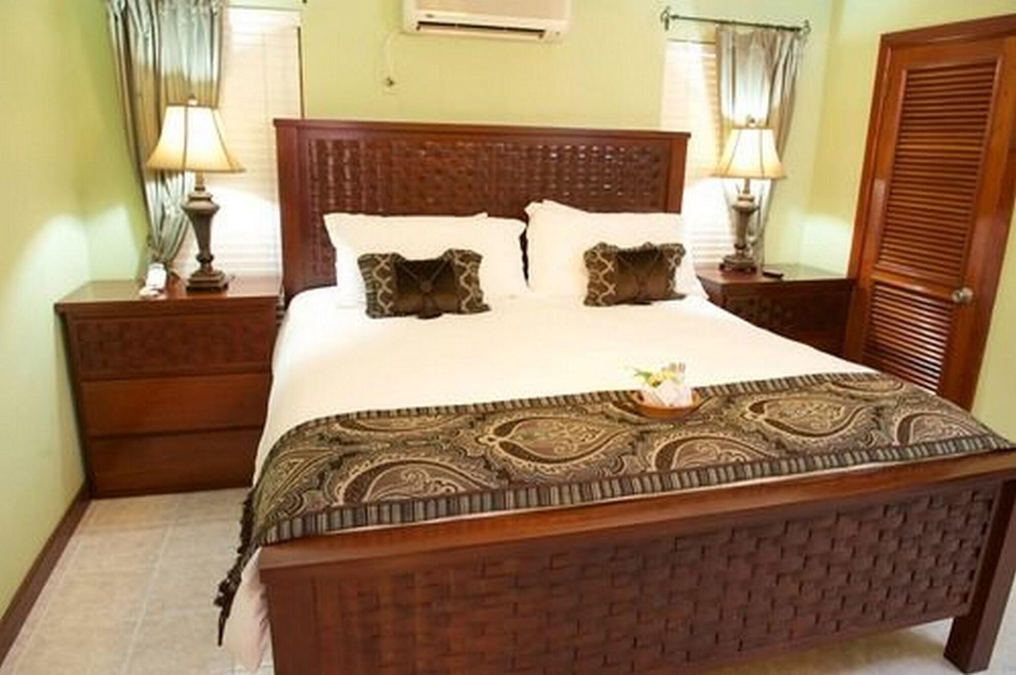 The Palms Oceanfront Aparthotel San Pedro (Ambergris Caye)