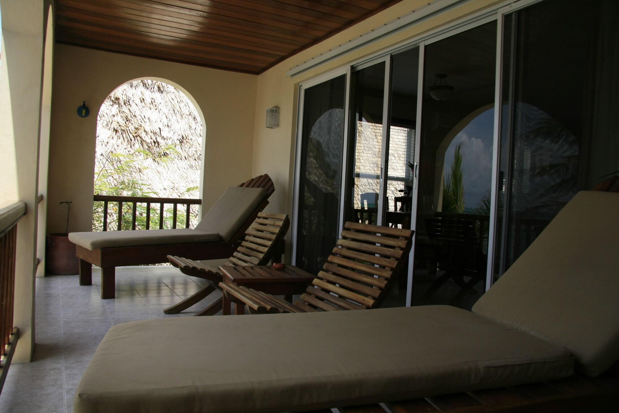 The Palms Oceanfront Aparthotel 3*