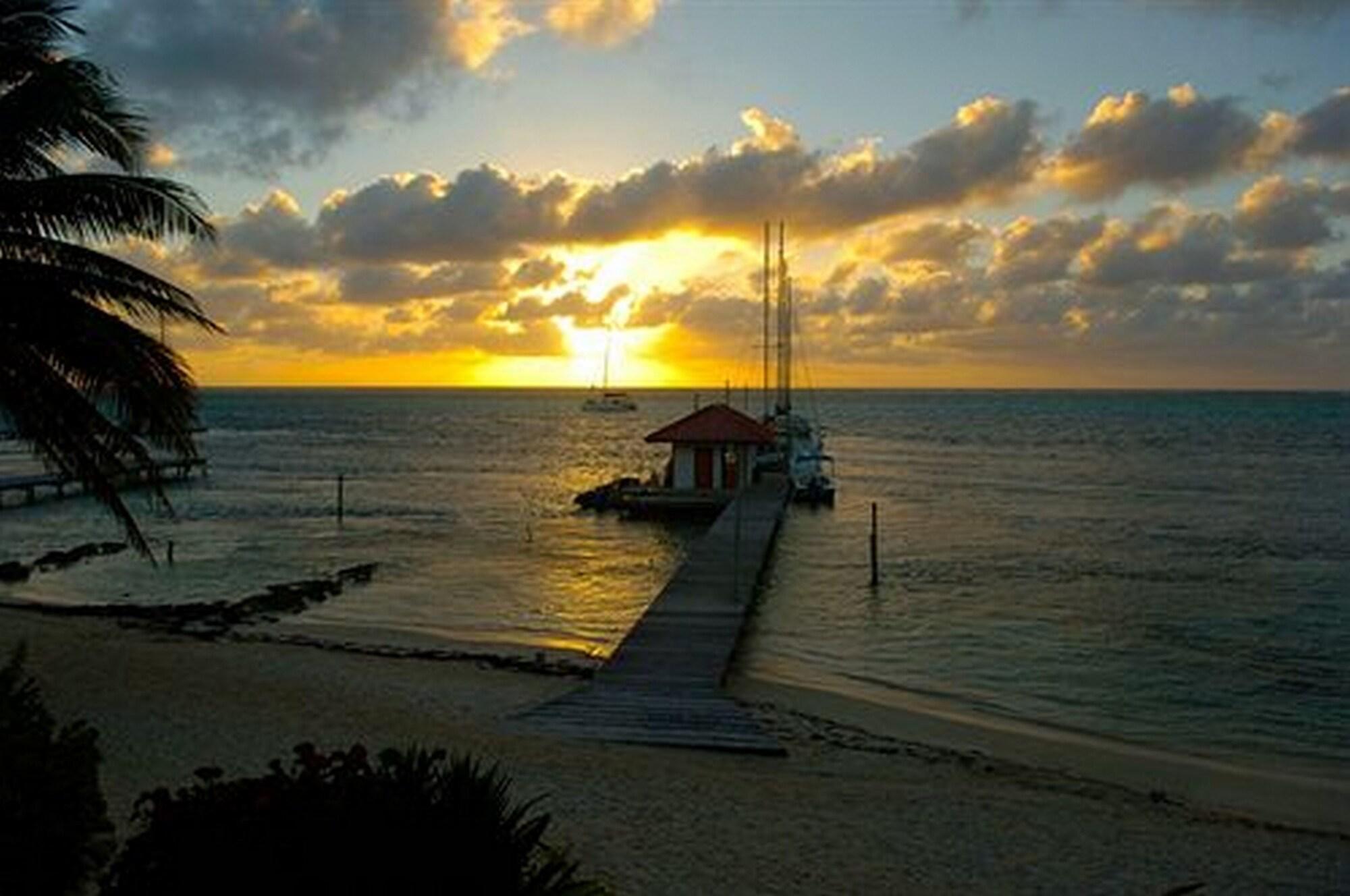 Aparthotel The Palms Oceanfront San Pedro (Ambergris Caye)