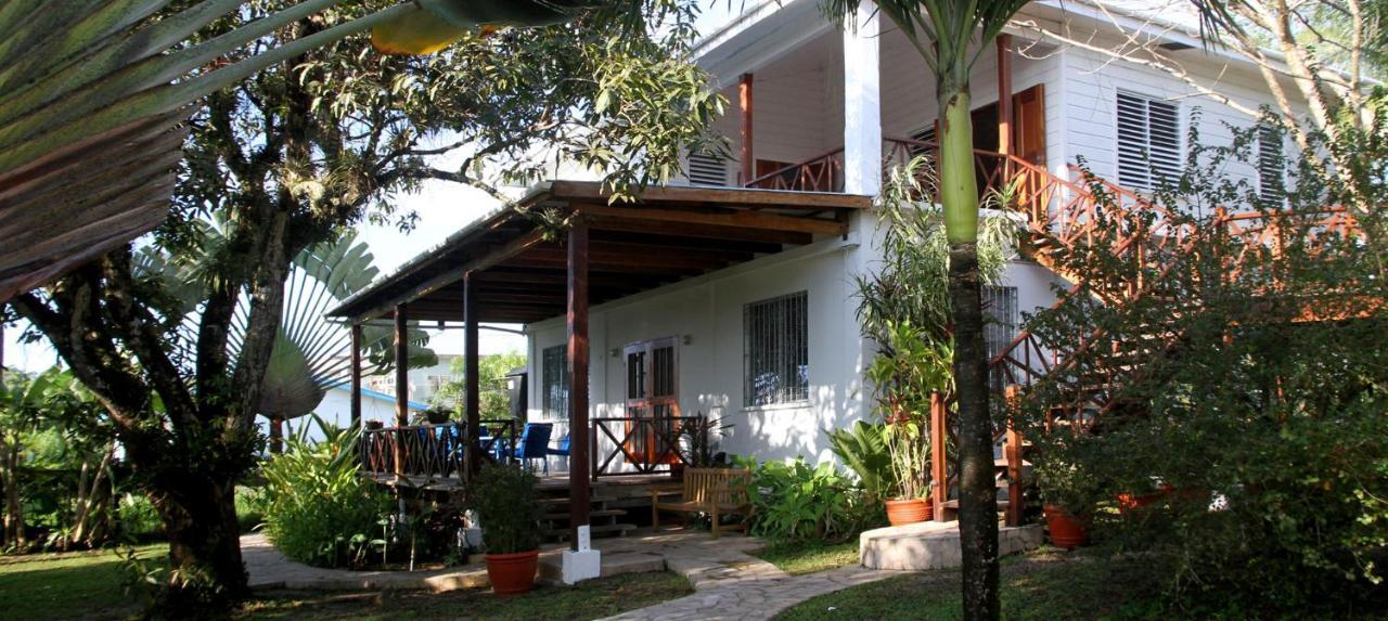 Aparthotel Bluebelize *