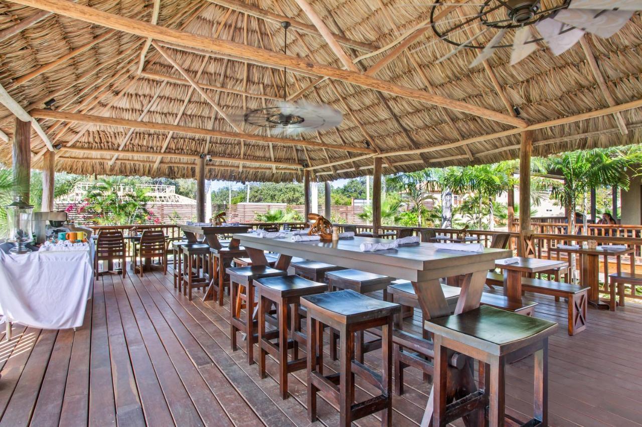 Sirenian Bay Resort 4*