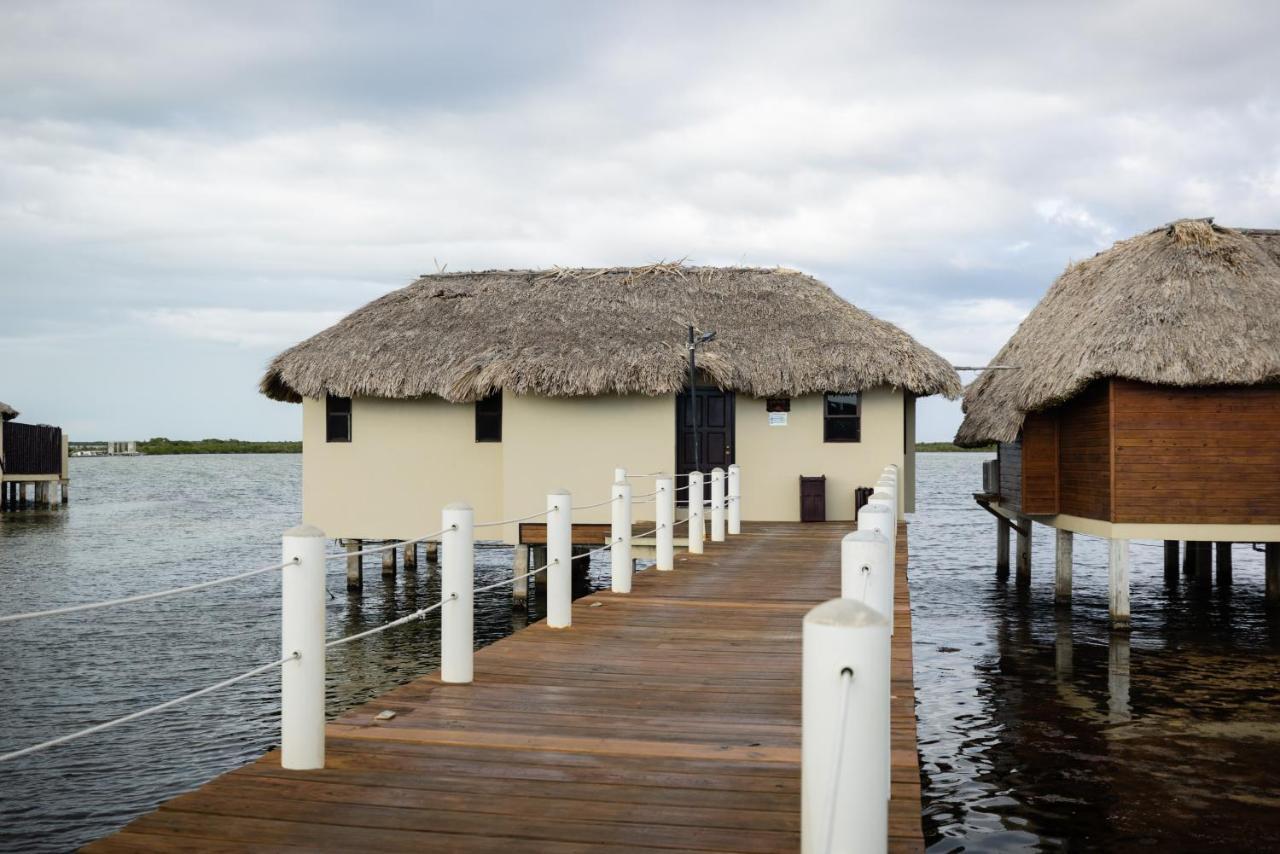 Lina Point Belize Overwater Hotel 2*