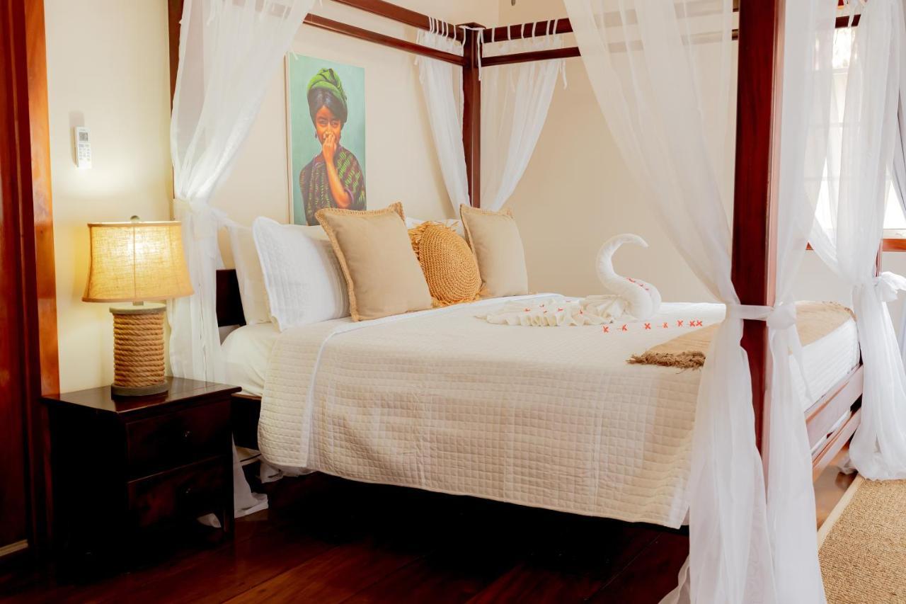 Hidden Jewel Boutique 3*