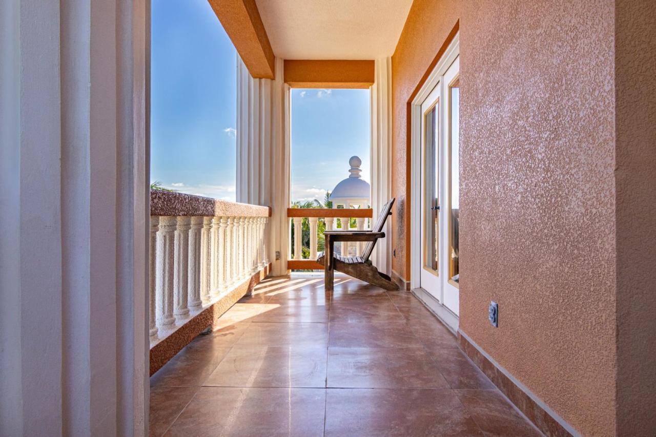 Lighthouse Hotel 3*