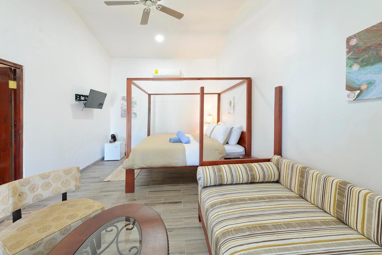 Hotel Parrot Cove