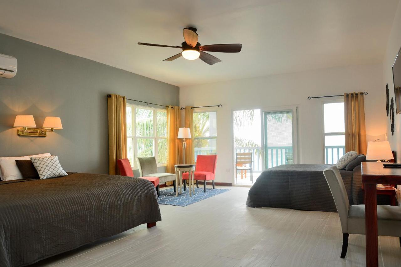 Hotel Parrot Cove