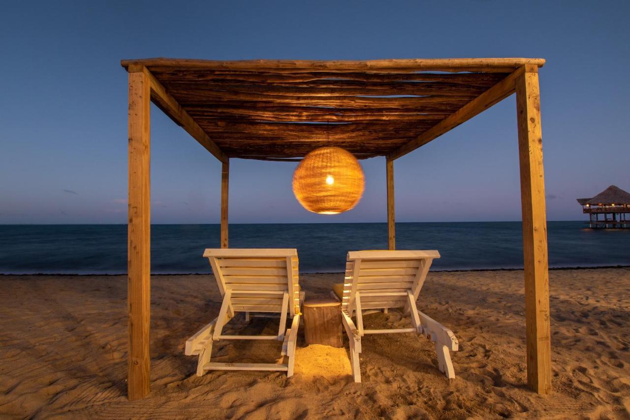 Resort The At Jaguar Reef