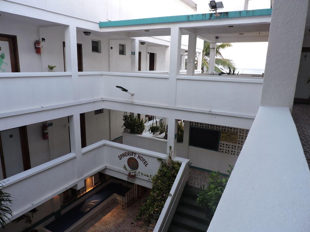 Hotel Spindrift 2*