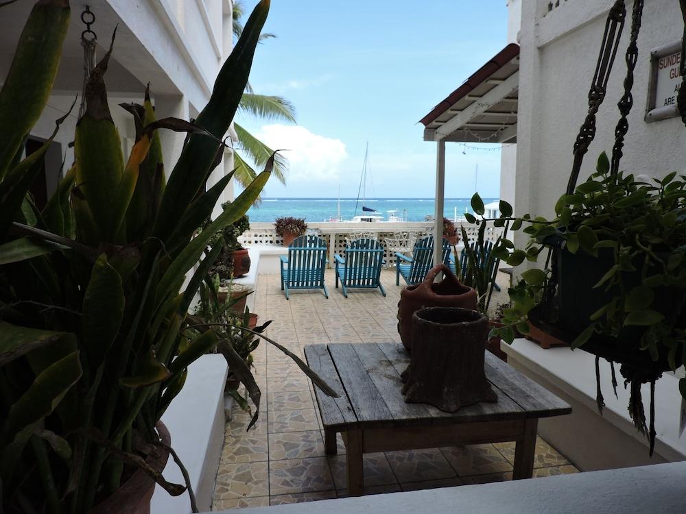 Spindrift Hotel 2*