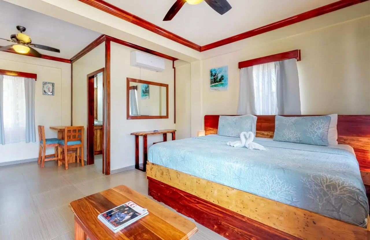 Hotel Sandy Feet 4*
