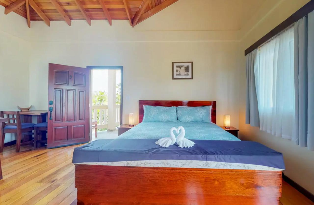 Hotel Sandy Feet 4*