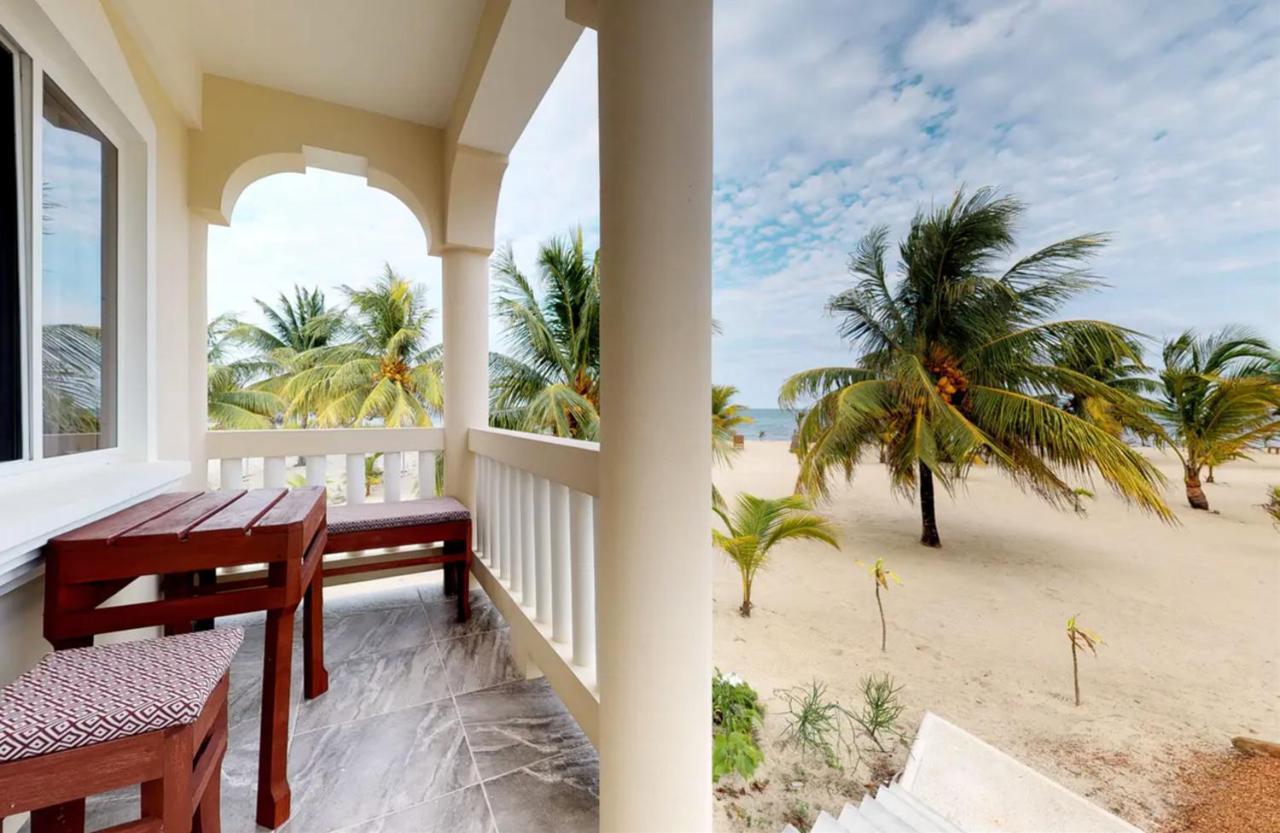 Sandy Feet Hotel 4*