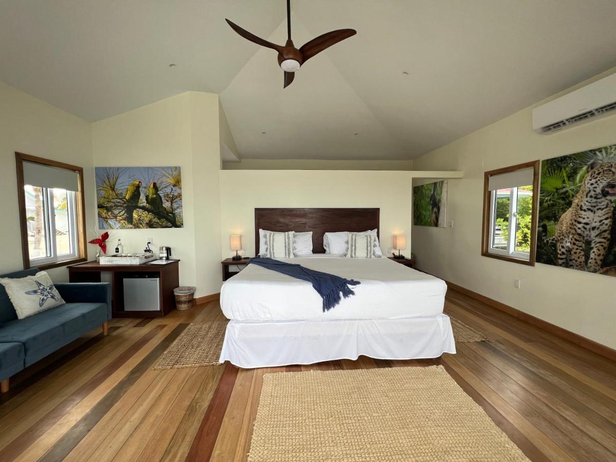 Blue Reef Island Resort *