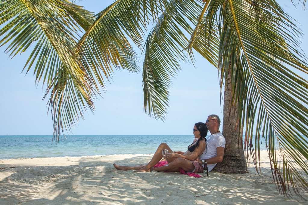 Naia And 4* Seine Bight Village
