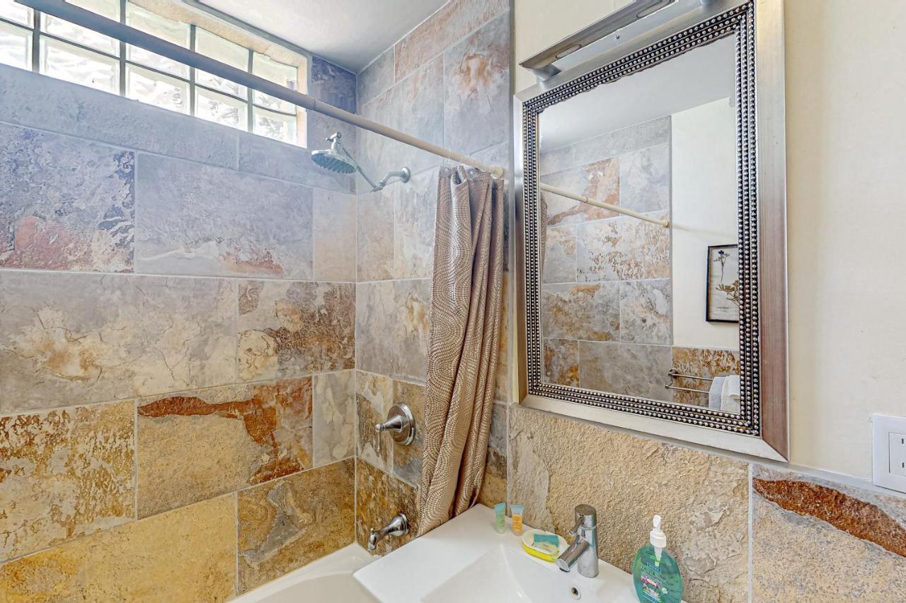 A1 At Blue Water Apartment