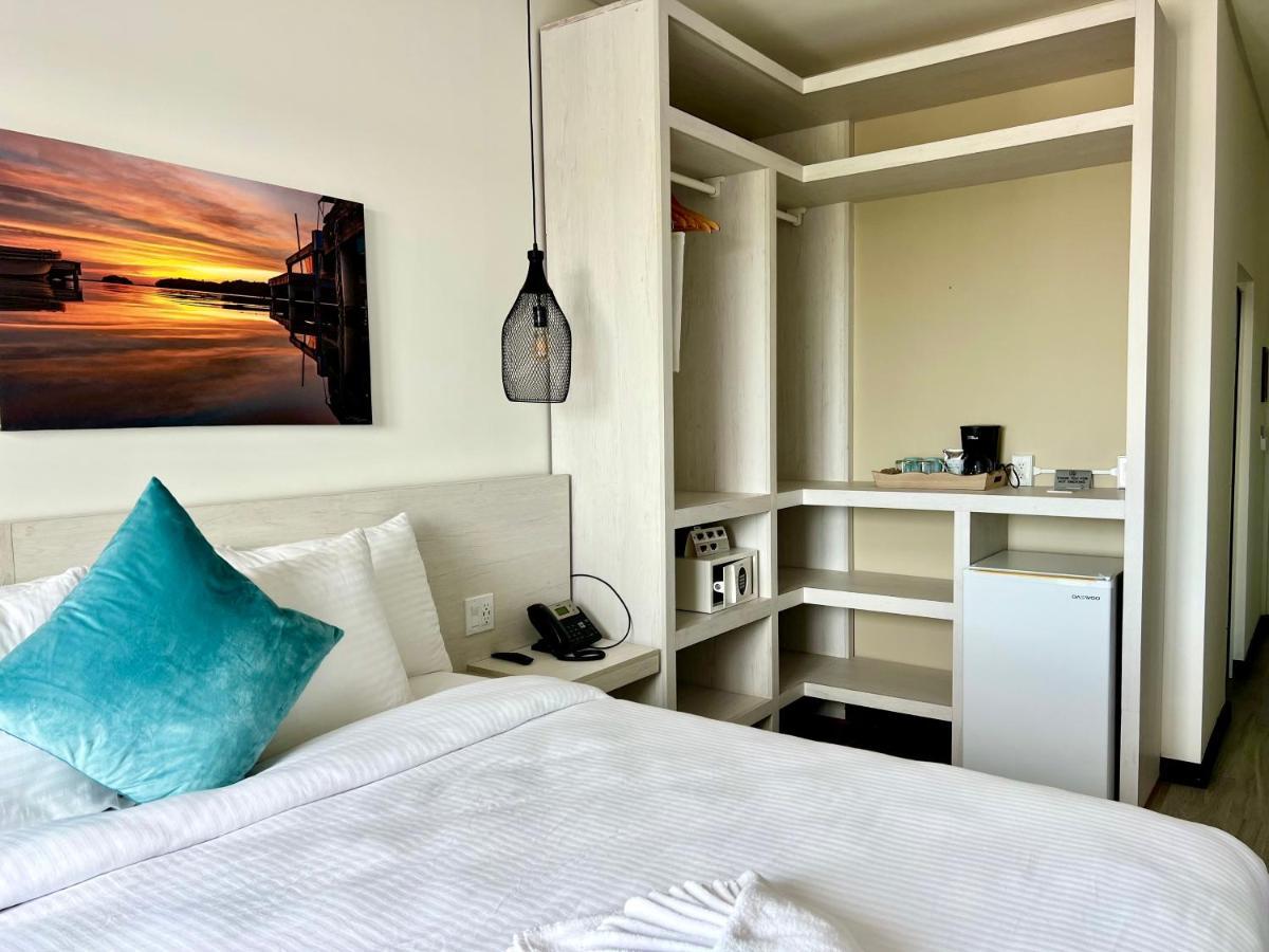 The Watermark Resort San Pedro (Ambergris Caye)