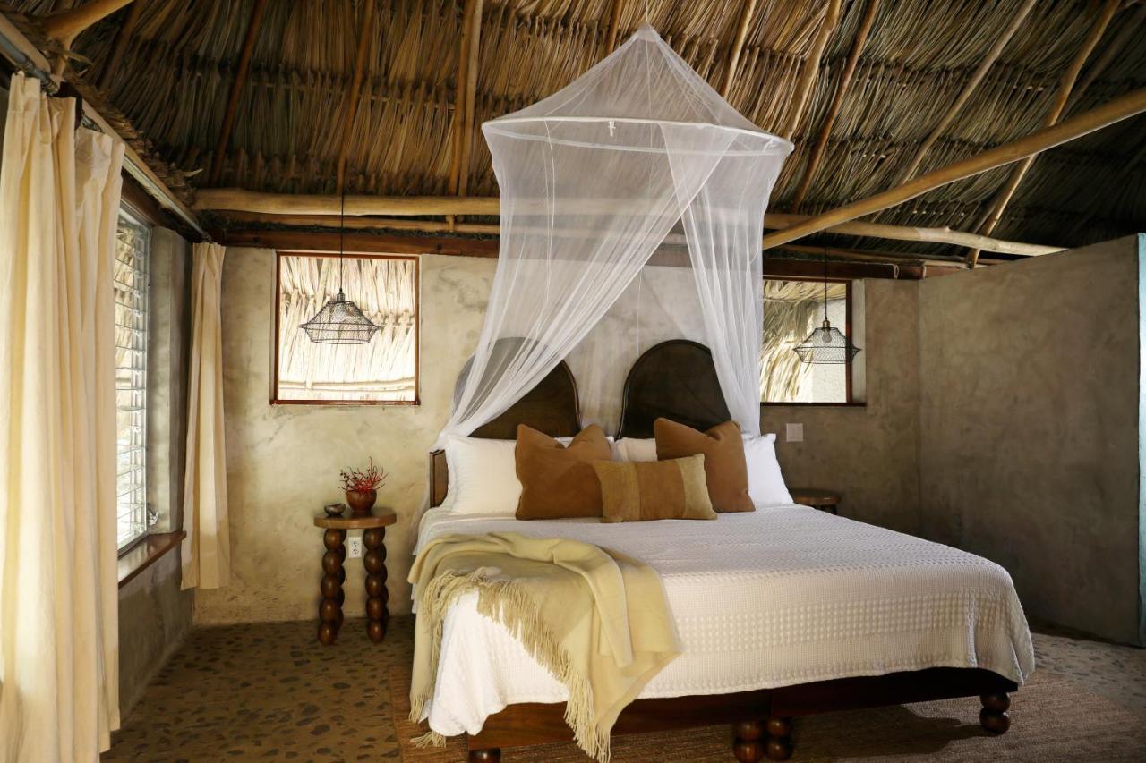 Jade Jungle Resort *