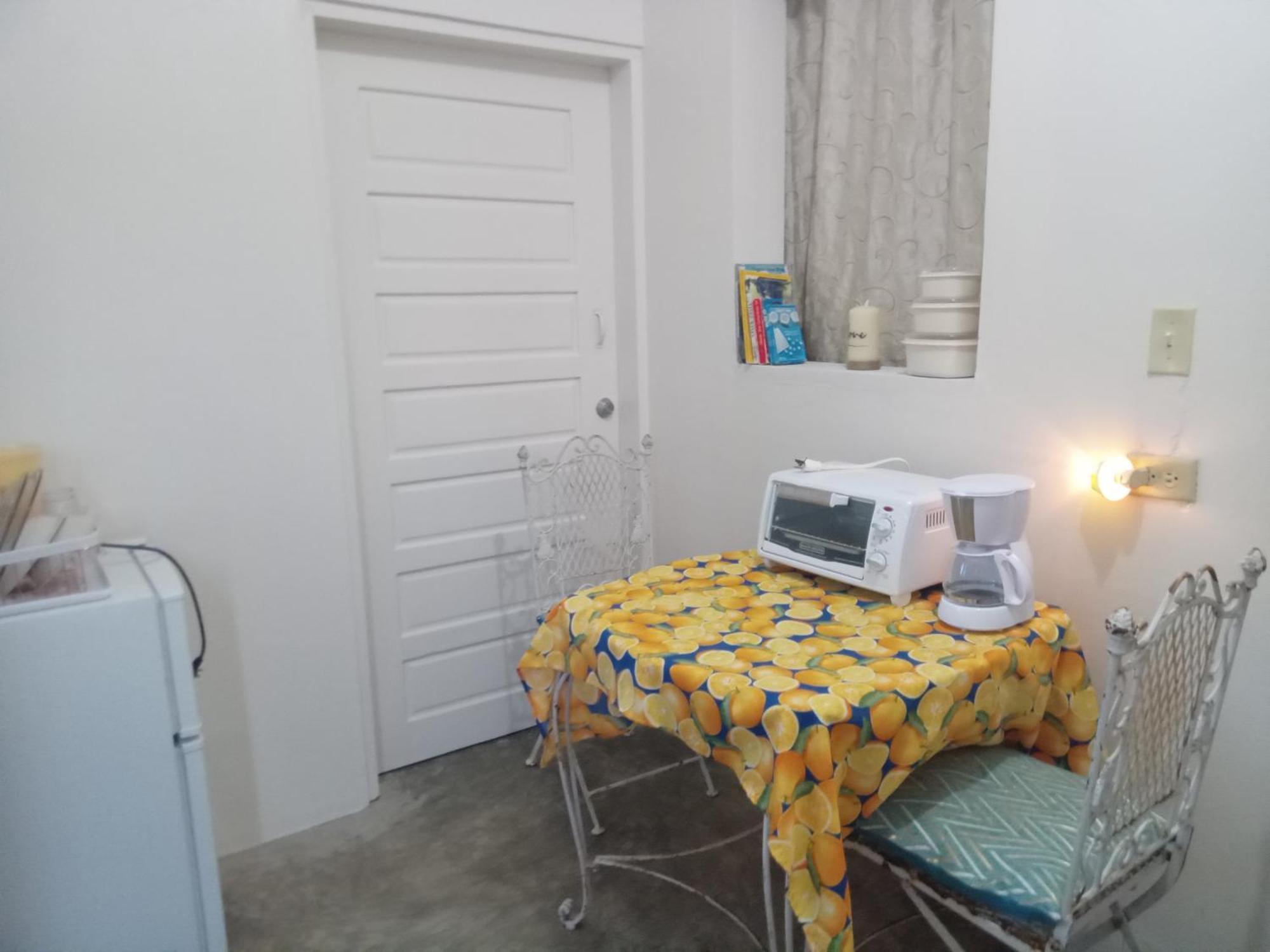 Hacienda Tropical Guest house Belmopan