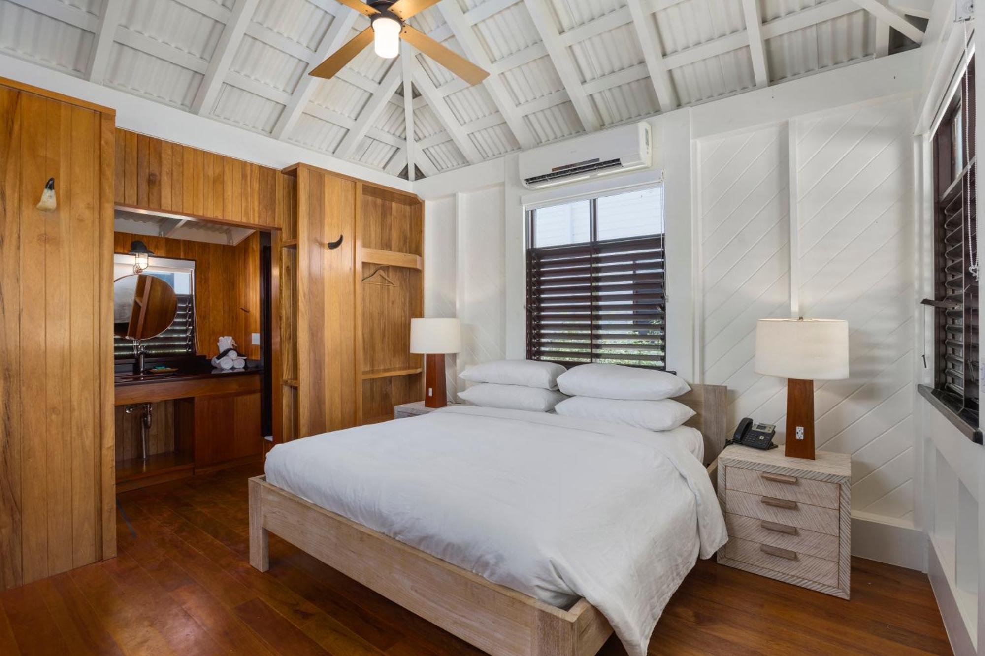 Resort Mahogany Bay And Club, Curio Collection 4*