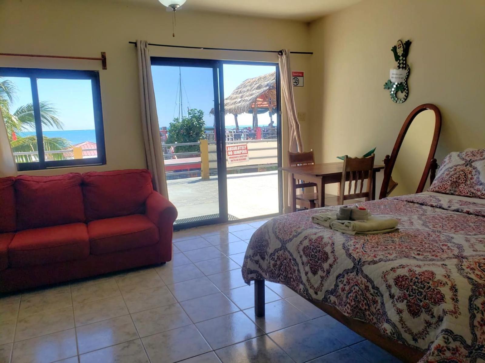 Aparthotel Side By Ccvh Caye Caulker