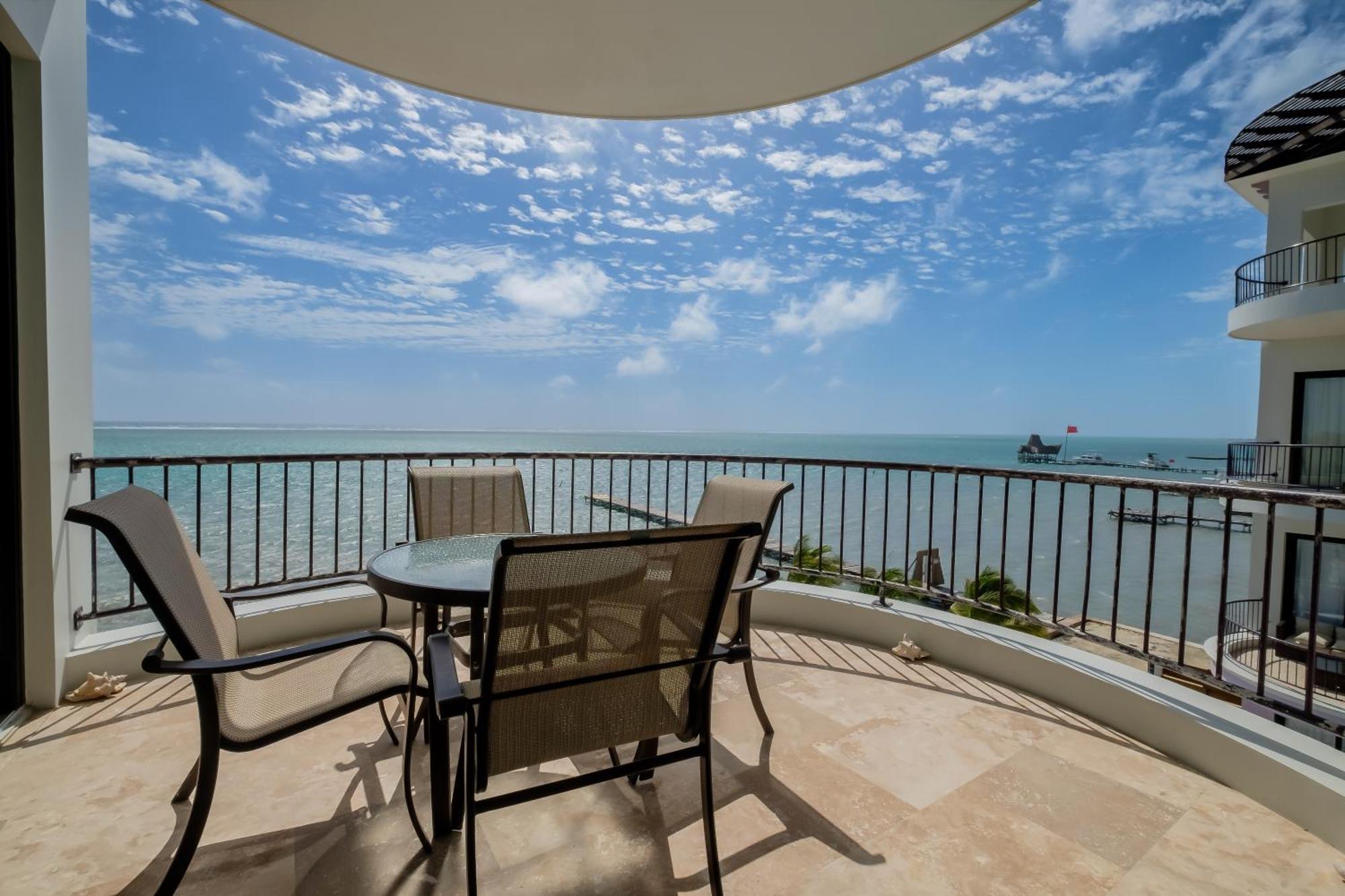 Diamante Beachfront Hotel