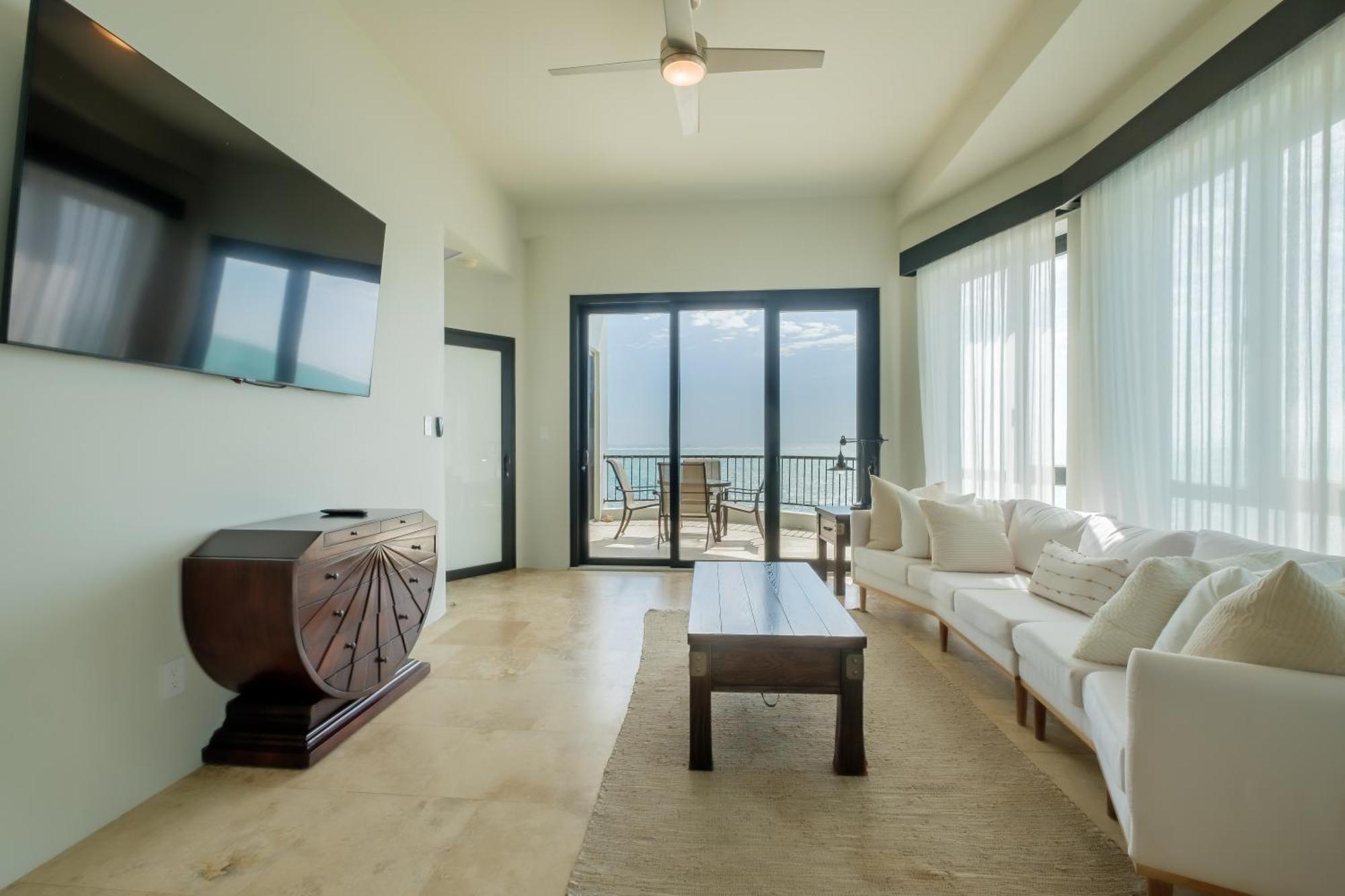 Diamante Beachfront 5* San Pedro (Ambergris Caye)
