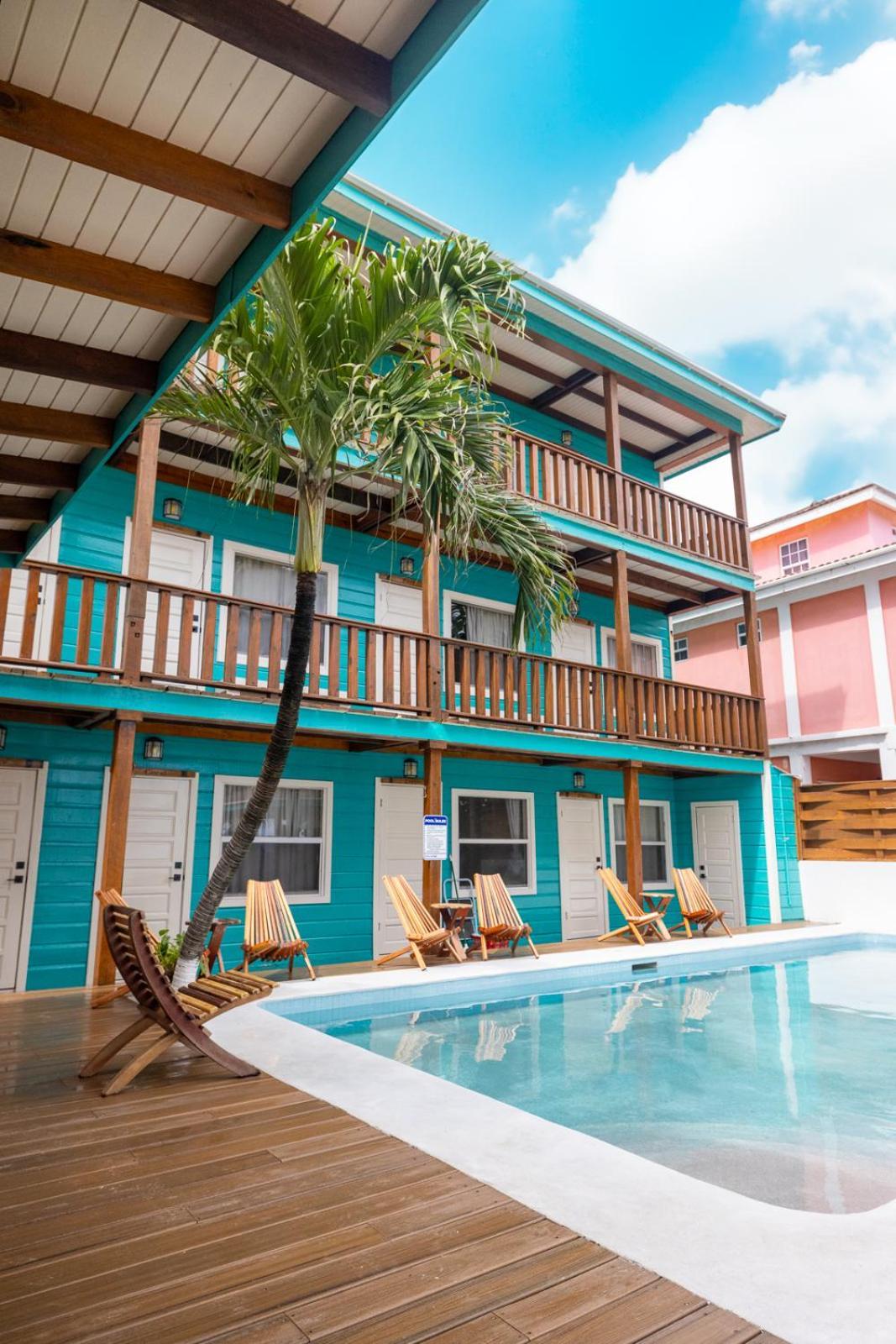 Ocean Tide Hotel 2*