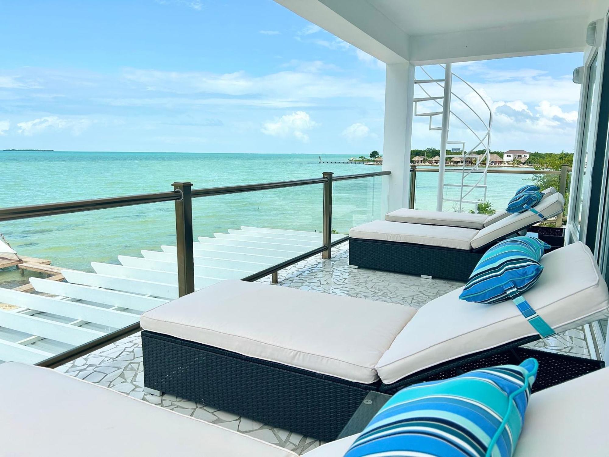 Villas Secreta Beachfront * San Pedro (Ambergris Caye)