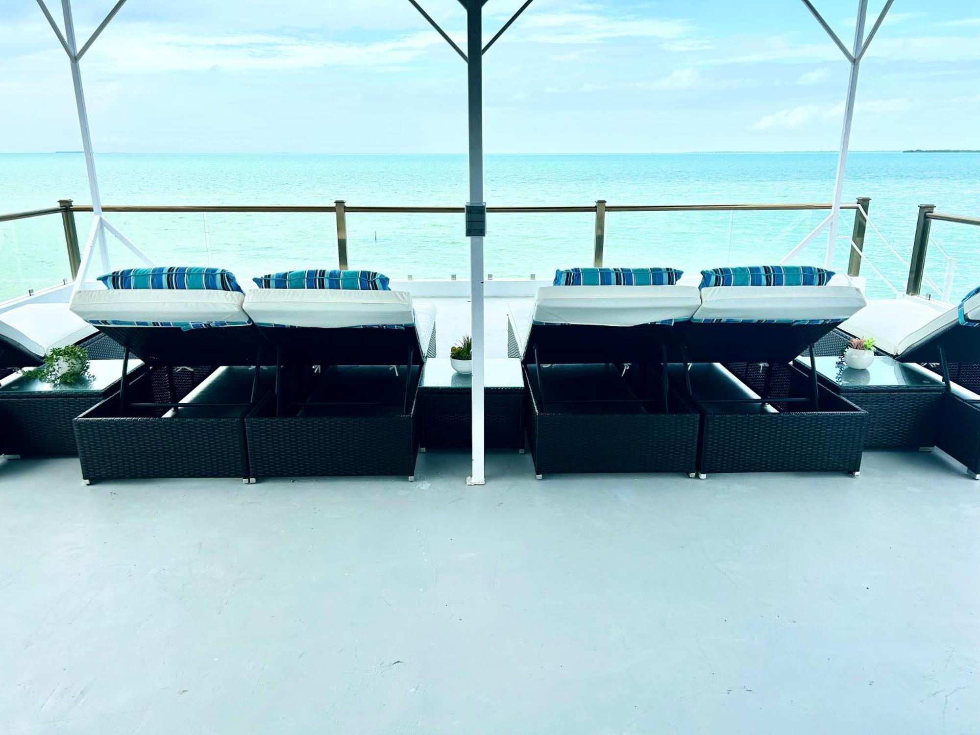 Villas Secreta Beachfront Resort
