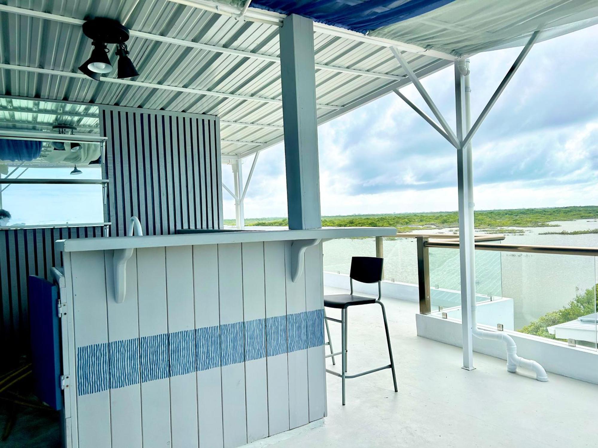 Resort Villas Secreta Beachfront *