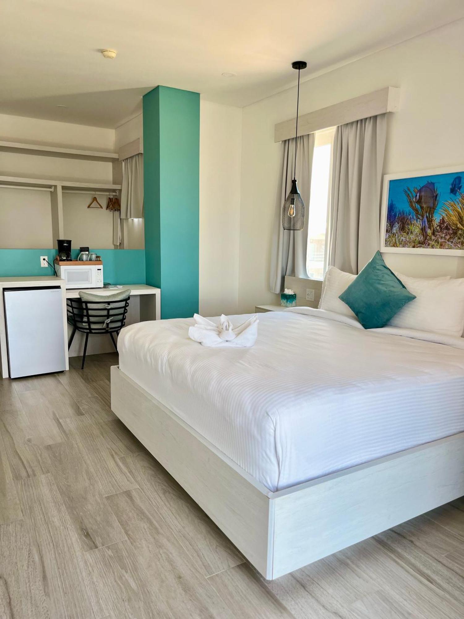 The Watermark Resort San Pedro (Ambergris Caye)