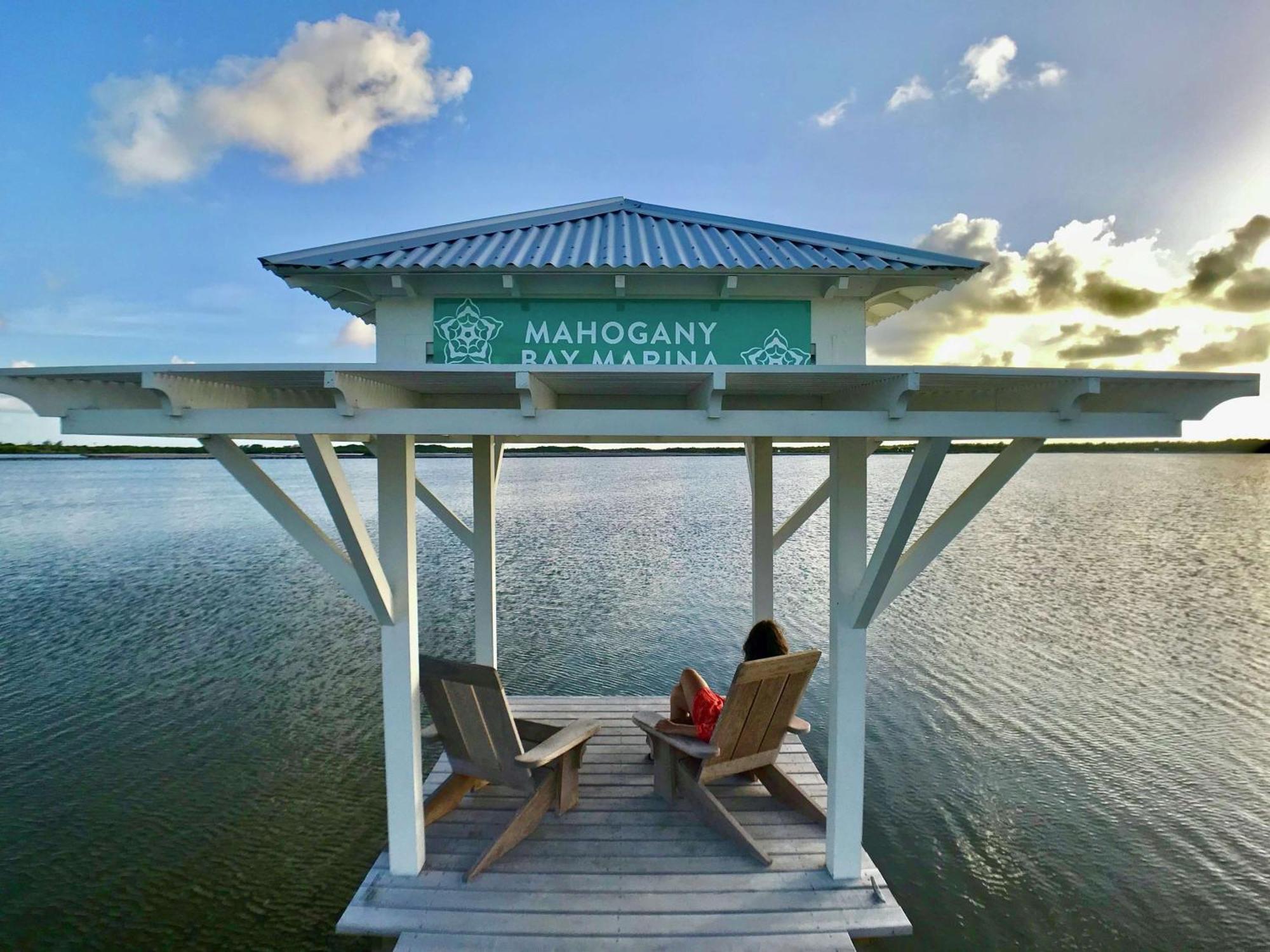 Mahogany Bay And Club, Curio Collection