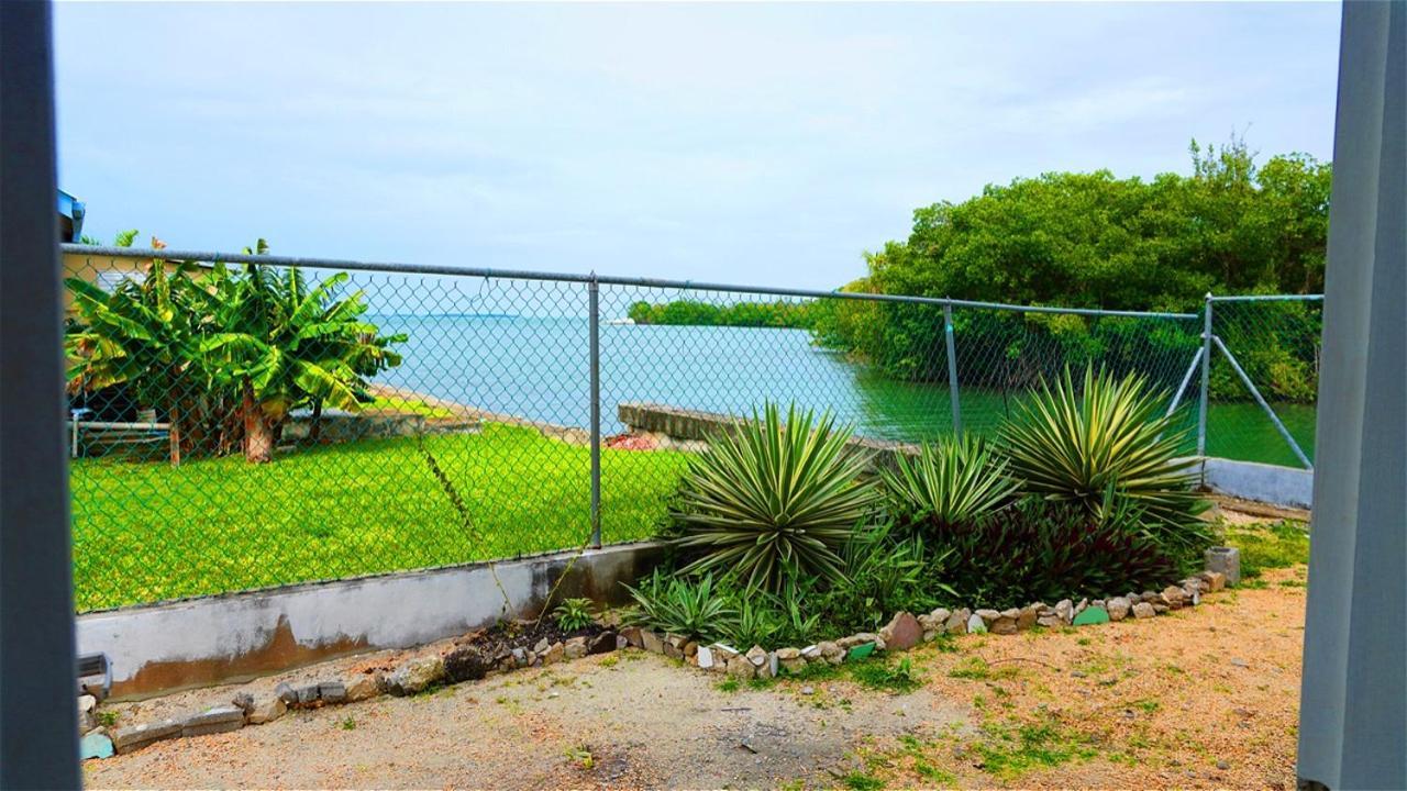 Belize Poolside Sea View Economy With Infinity Pool & Overwater Deck