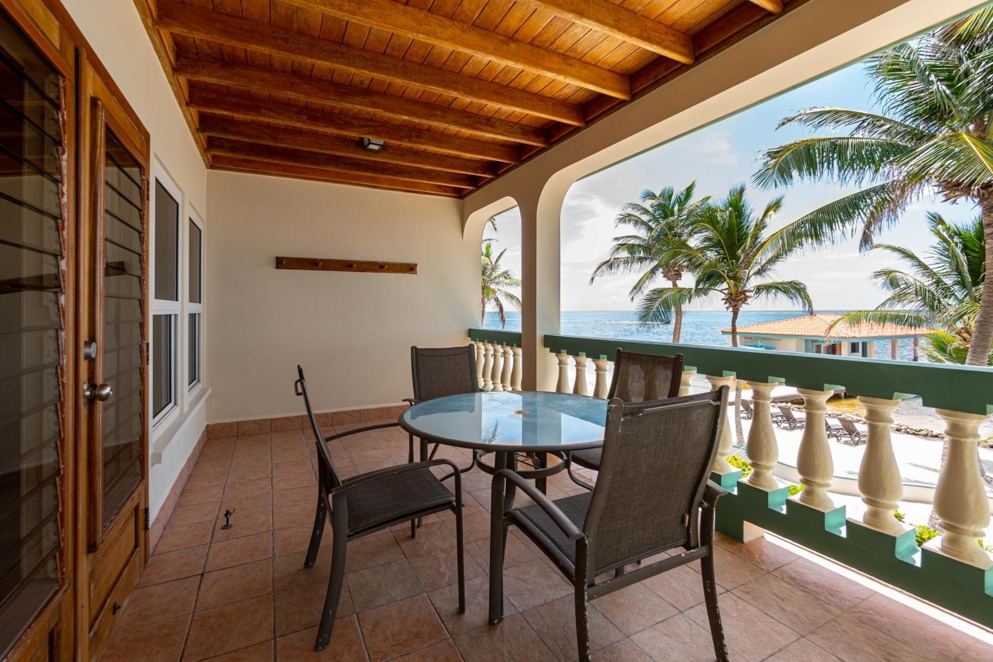 Resort Belizean Shores 3*