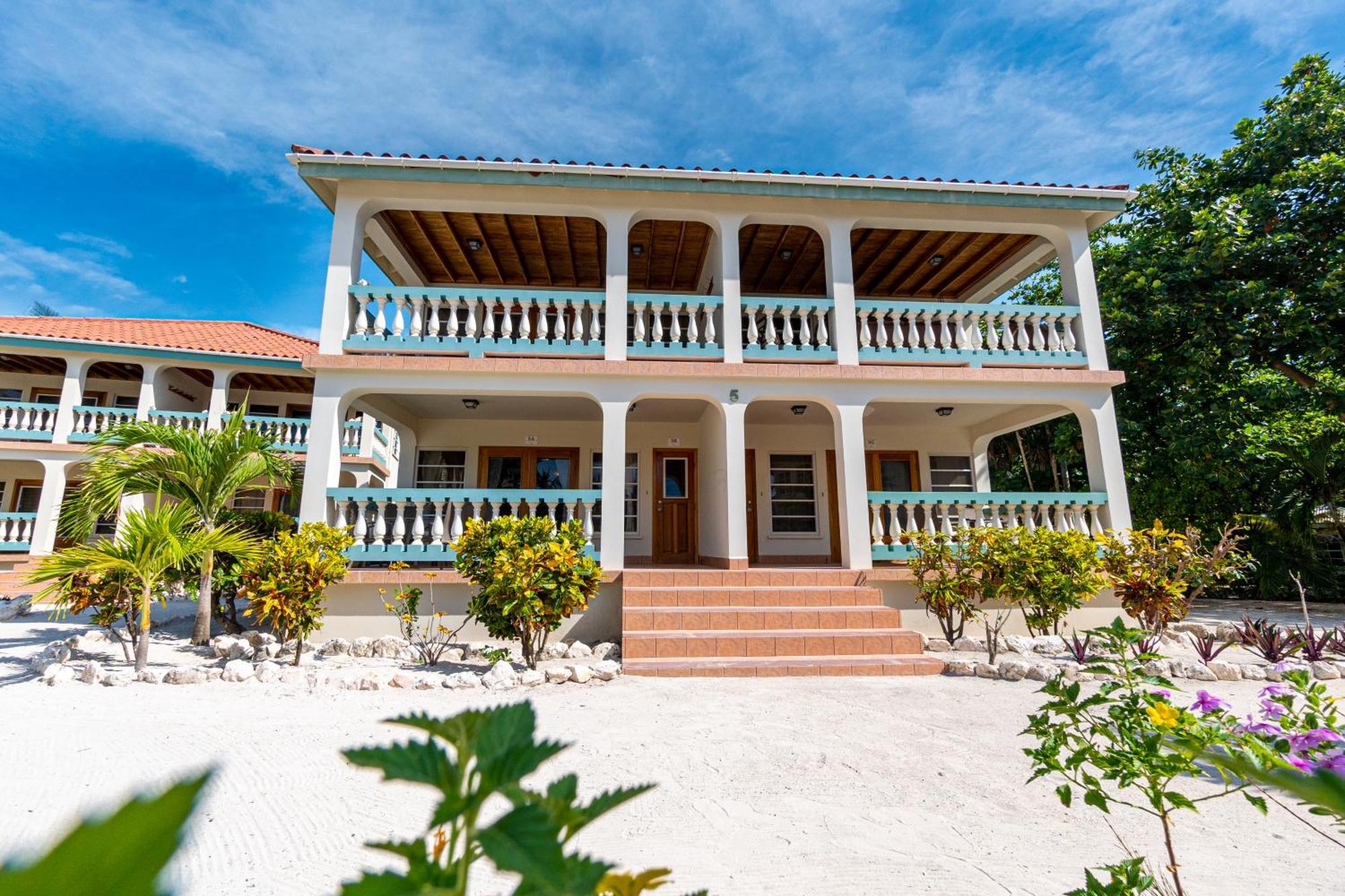 Resort Belizean Shores 3*