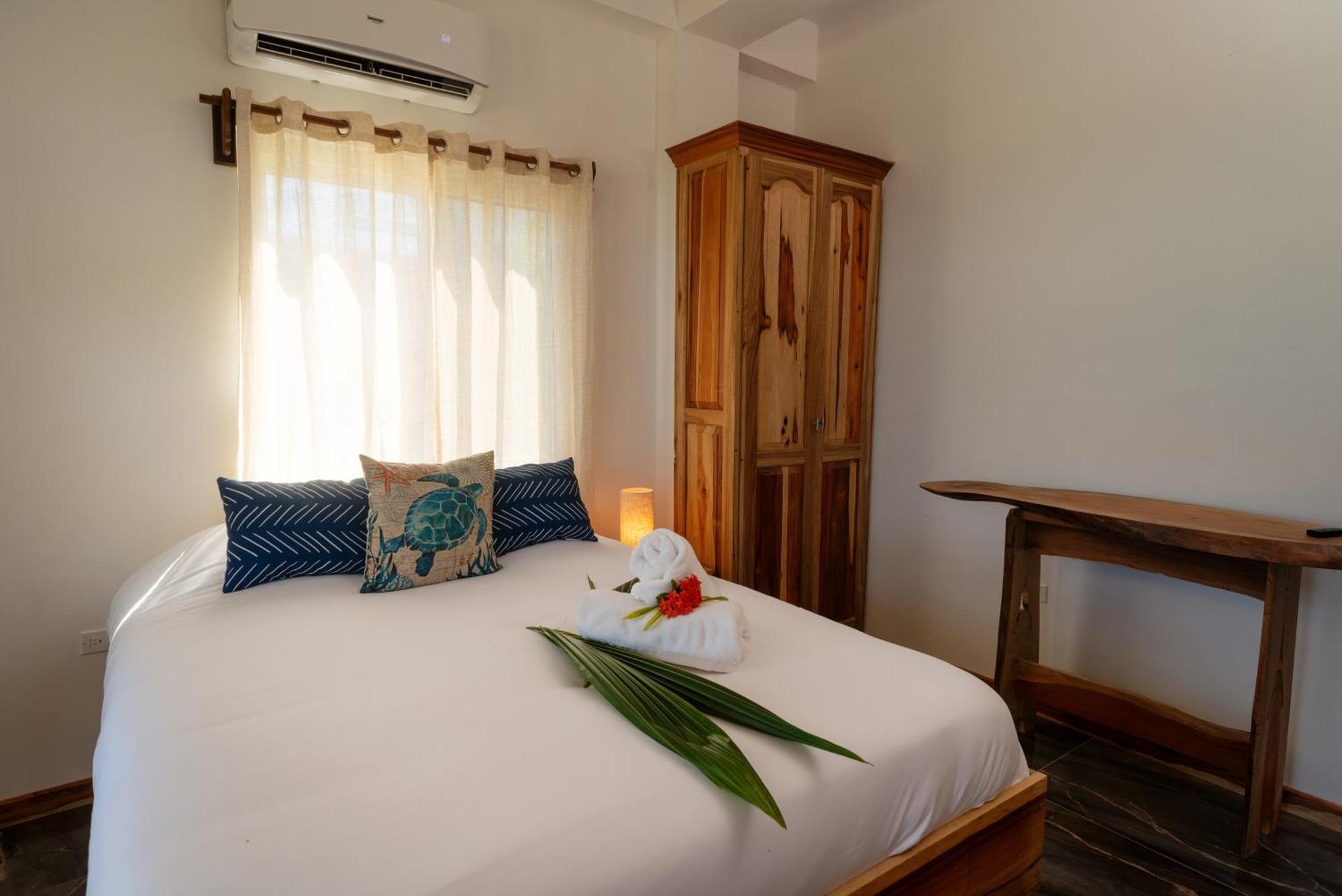Hotel Sandy Feet Placencia