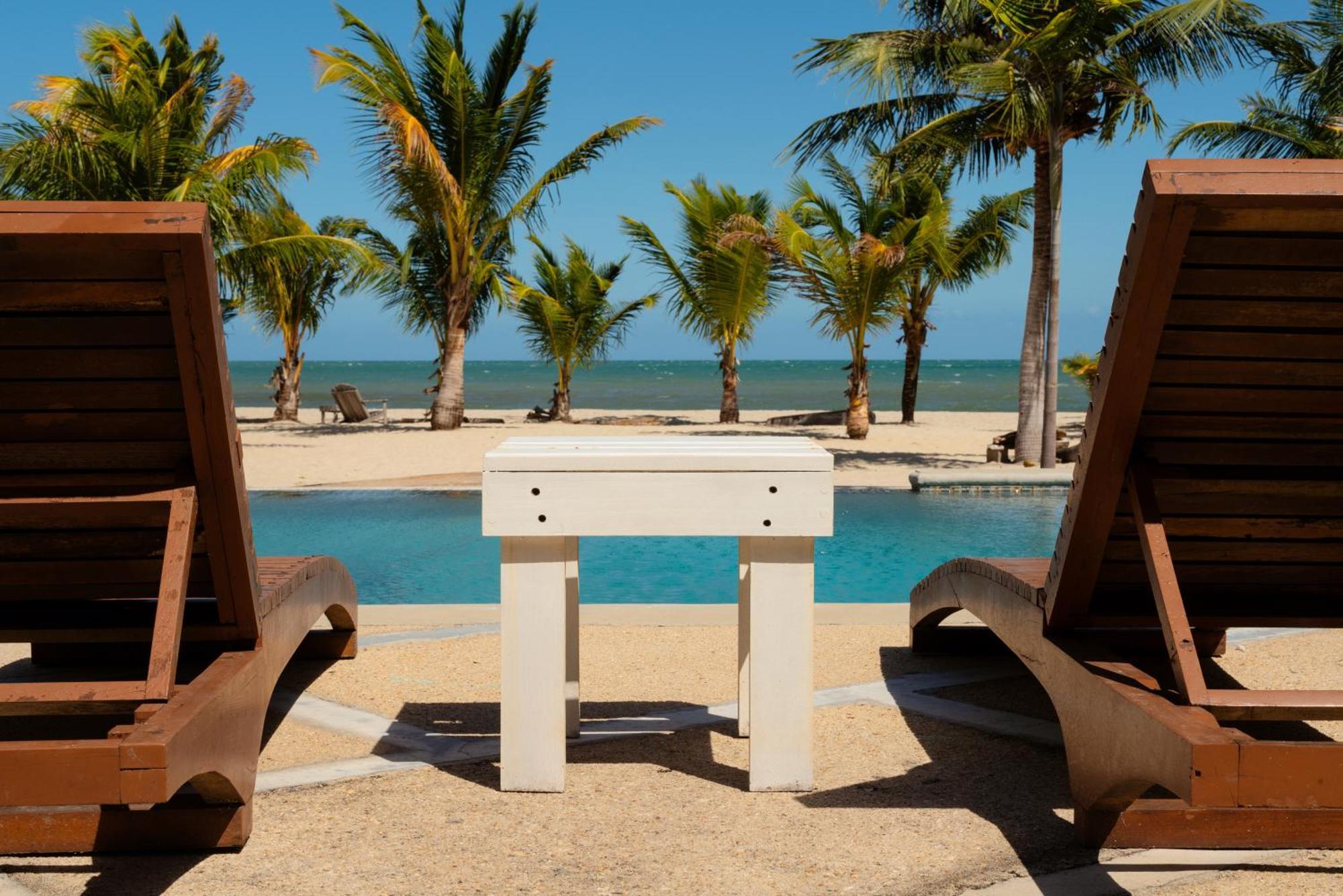 Hotel Sandy Feet 4*