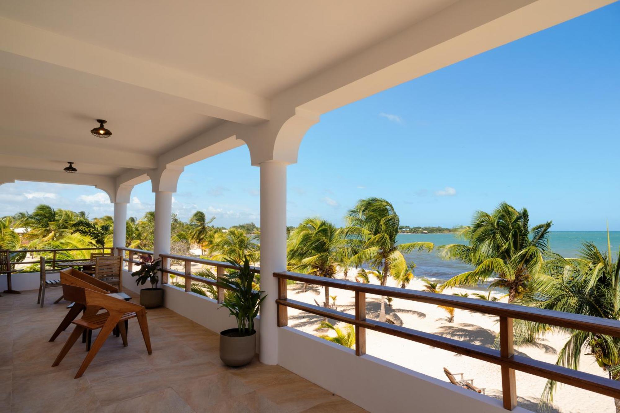 Hotel Sandy Feet 4*