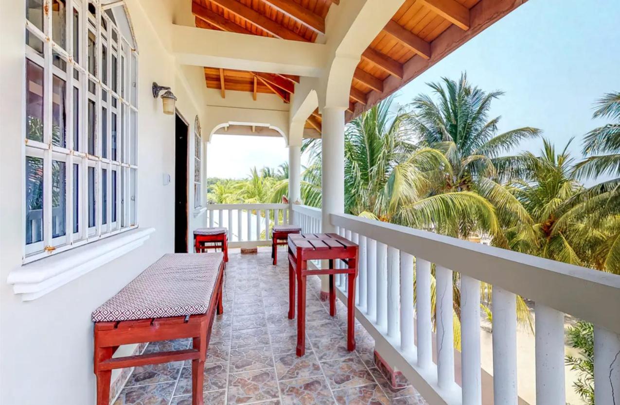 Hotel Sandy Feet Placencia