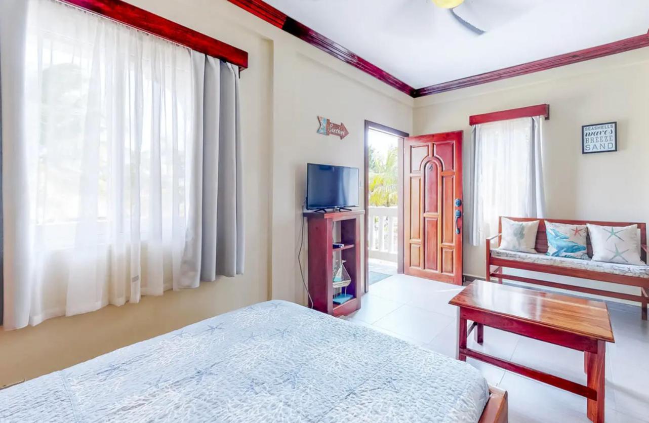 Hotel Sandy Feet 4*