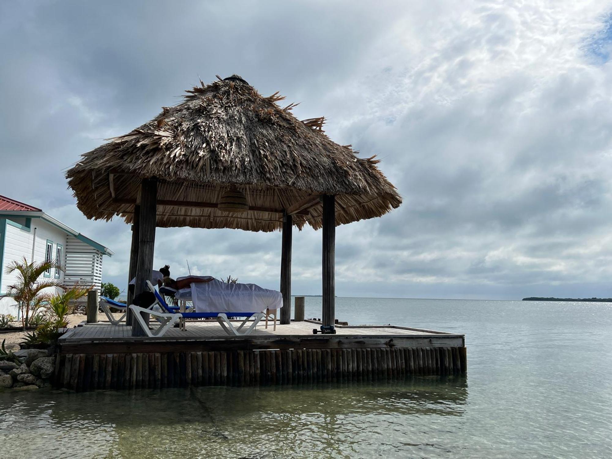 Resort Blue Reef Island