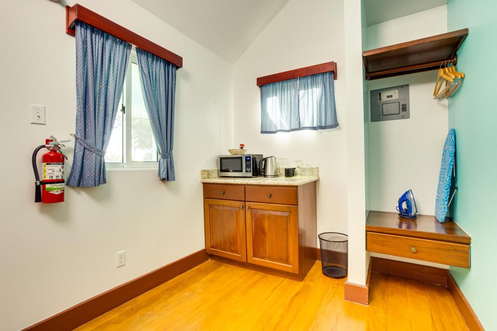 Harbour View Boutique & Yoga Retreat Resort Belize City